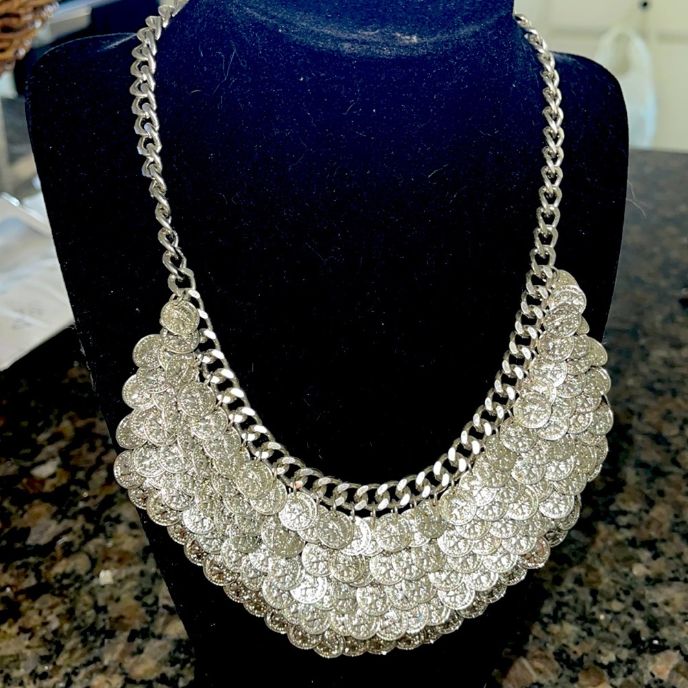 Style  necklace silver color good condition